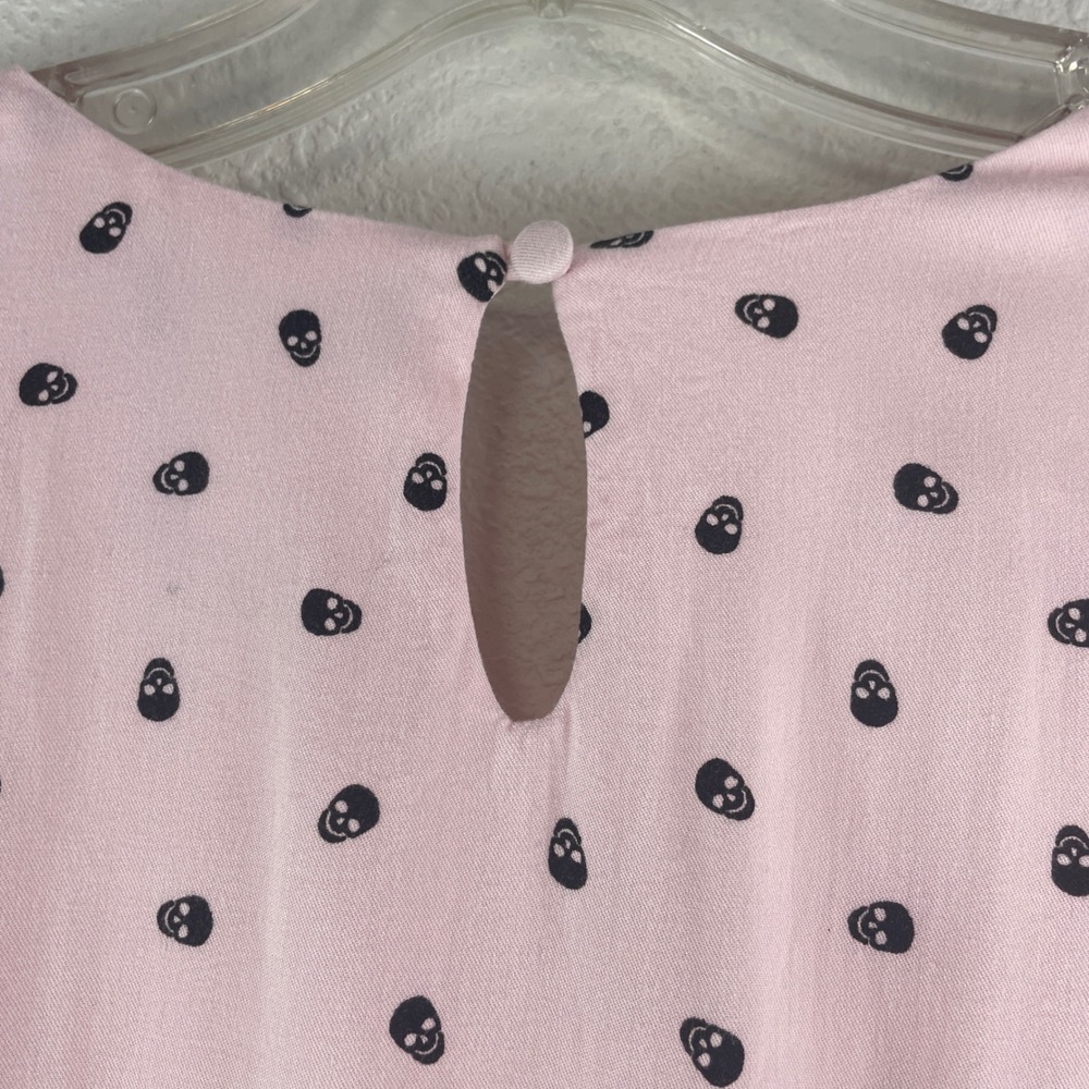 Hot Topic Pink Black Skull Print Button Front Mini Dress Medium Pastel Goth Punk - Picture 4 of 9